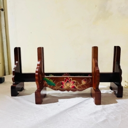 Giá để khung ảnh, khung tăng giảm hình thờ gỗ tràm bông vàng sơn PU chống mối mọt và cẩn hoa sen - cỡ ngang 50cm