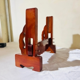 Giá để khung ảnh, khung tăng giảm hình thờ gỗ tràm bông vàng sơn PU chống mối mọt và cẩn hoa sen - cỡ ngang 40cm