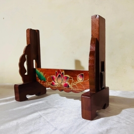 Giá để khung ảnh, khung tăng giảm hình thờ ngang 25cm gỗ tràm bông vàng sơn PU chống mối mọt và cẩn hoa