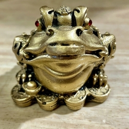 Thiềm Thừ phong thủy màu vàng bằng bột đá cao cấp cao 8cm – Cóc 3 chân