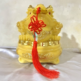 Cóc phong thủy, Thiềm Thừ để trên bàn thờ Thần Tài chiêu tài hút lộc – Vàng