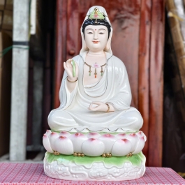 Tượng Quan Thế Âm Bồ Tát bằng sứ đức hóa cao cấp ngồi trên đài sen (2 cỡ: 31cm và 40cm)