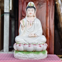 Tượng Quan Thế Âm Bồ Tát bằng sứ đức hóa cao cấp ngồi trên đài sen (2 cỡ: 31cm và 40cm)