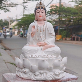 Tượng Quan Thế Âm Bồ Tát bằng sứ Đức Hóa cao cấp ngồi trên đài sen trắng 41cm