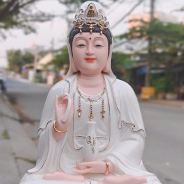 Tượng Quan Thế Âm Bồ Tát bằng sứ Đức Hóa cao cấp ngồi trên đài sen trắng 30cm