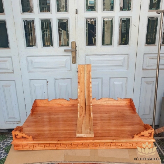 Bàn thờ treo tường gỗ xoan ngang 80cm - màu vàng ( kèm cặp Eke Gỗ ) 