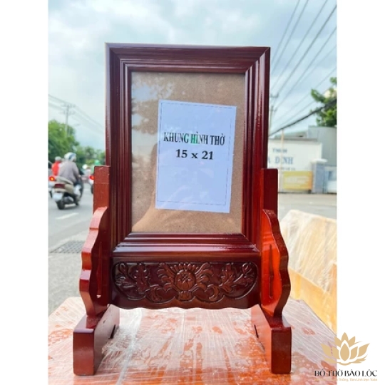 Khung ảnh thờ gia tiên gỗ tràm bông vàng để ảnh 15 x 21cm- màu đỏ, CÓ CHÂN 