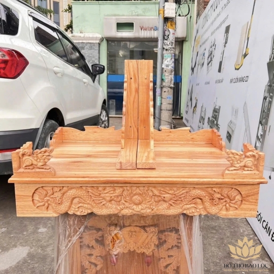 Bàn thờ treo tường gỗ xoan ngang 60cm Vàng - Kèm cặp eke gỗ