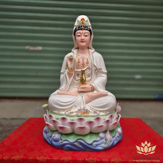 Tượng Quan Thế Âm Bồ Tát bằng sứ Đức Hóa 14inch