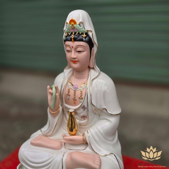 Tượng Quan Thế Âm Bồ Tát bằng sứ Đức Hóa 14inch