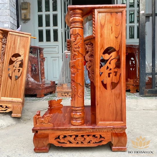 Bàn thờ thần tài thổ địa gỗ xoan đào quỳ trụ hộp điện tử ngang 60cm x cao 98cm - màu Đỏ