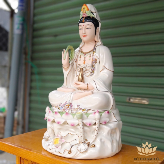 Tượng Quan Thế Âm Bồ Tát bằng sứ Đức Hóa 3 kích cỡ, 12inch, 14inch, 16inch – A6