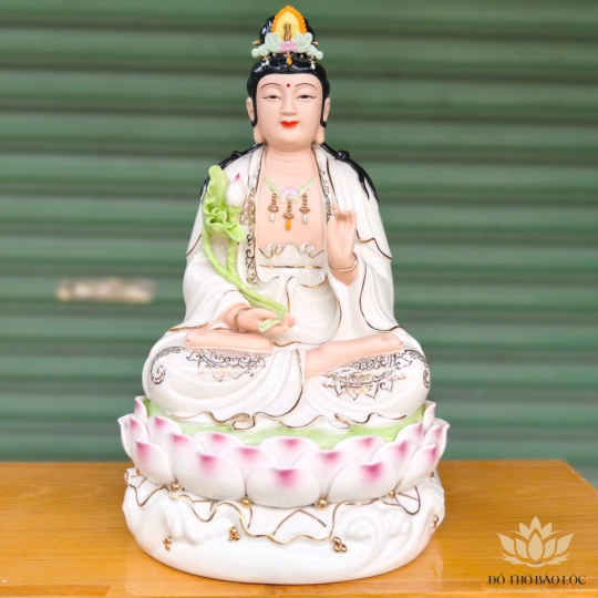 Tượng Đại Thế Chí Bồ Tát Bằng Sứ Đức Hóa cao 31cm