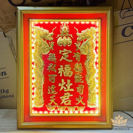 [30x38] Bài Vị ông Táo Rồng 3 Hàng Chữ Dát Vàng 24 K Khung Gỗ Sơn Vàng - Có đèn 