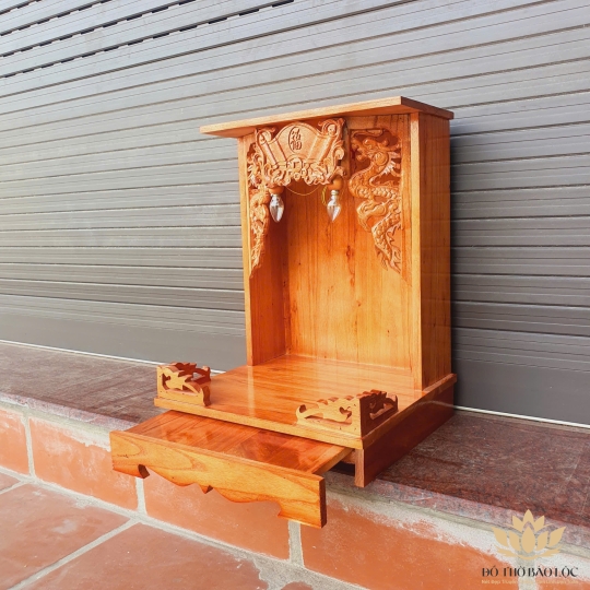 Bàn thờ thần tài ông địa gỗ xoan đào ngang 35cm lọng cực đẹp rẻ và bền bỉ hai màu vàng nhạt và đỏ