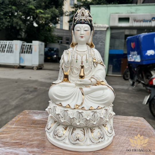 Tượng Quan Âm gốm sứ cao cấp ngồi trên đài sen cao 31cm