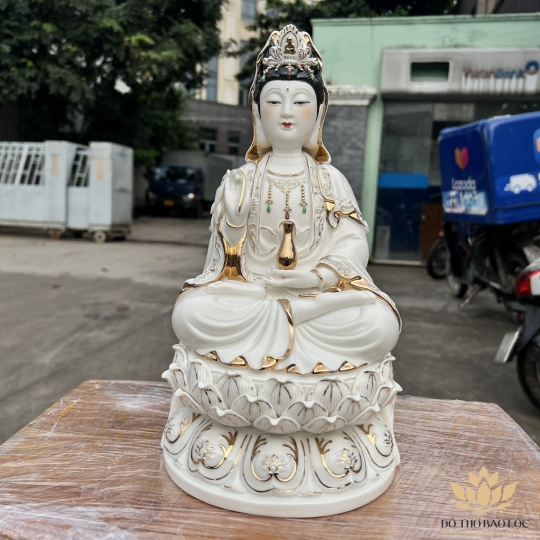 Tượng Quan Âm gốm sứ cao cấp ngồi trên đài sen cao 31cm