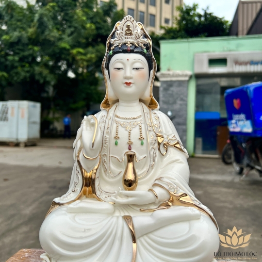 Tượng Quan Âm gốm sứ cao cấp ngồi trên đài sen cao 31cm