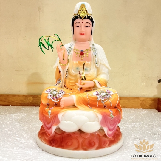 Tượng Quan Âm đá nhập khẩu cao cấp ngồi trên đài sen cao 30cm