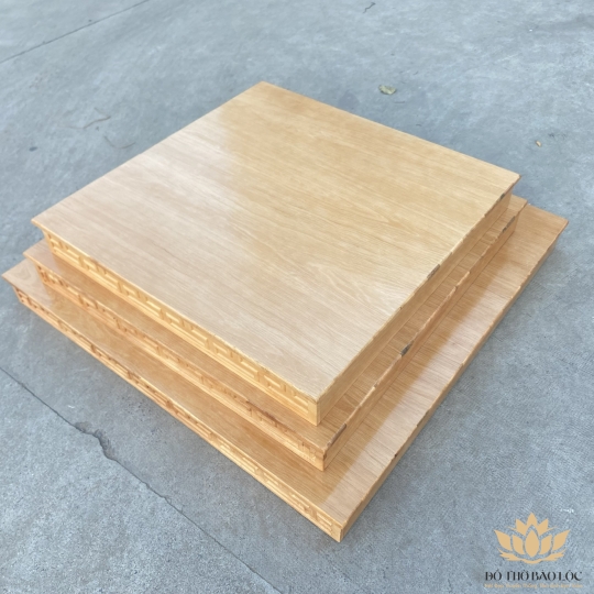 Bàn kê, bục kê, đặt bàn thần tài thổ địa bằng gỗ sồi 100% Ngang 89cm x Sâu 89cm - Màu vàng nhạt