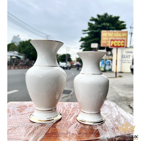 Bình hoa thờ cúng sứ họa tiết Đá Hoa Cương cao 30cm ngang 13cm – Màu Trắng