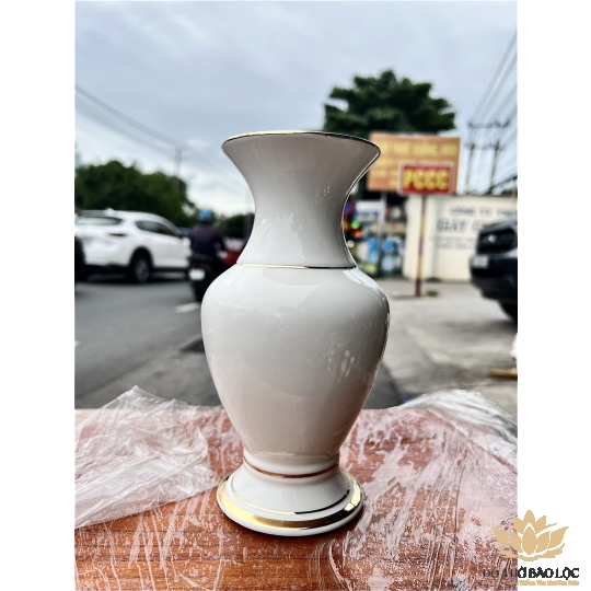 Bình hoa thờ cúng sứ họa tiết Đá Hoa Cương cao 20cm ngang 9cm – Màu Trắng