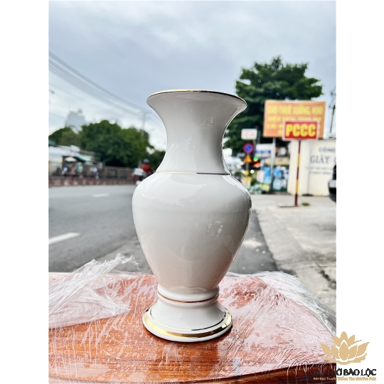 Bình hoa thờ cúng sứ họa tiết Đá Hoa Cương cao 18cm ngang 8cm – Màu Trắng