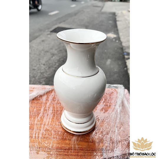 Bình hoa thờ cúng sứ họa tiết Đá Hoa Cương cao 18cm ngang 8cm – Màu Trắng