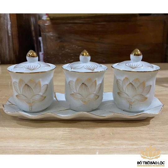 Bộ án nước 3 ly sứ trắng bạch ngọc cao 7cm ngang 17cm 