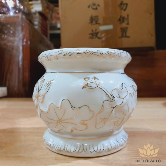 Lư hương bạch ngọc sứ trắng hoa sen cao 11cm đường kính 15cm