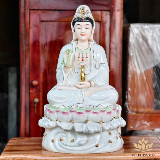 Tượng Quan Âm Bồ Tát Ngồi Đế Sen Sứ Cao Cấp – 3 cỡ