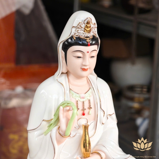 Tượng Quan Âm Bồ Tát Ngồi Đế Sen Sứ Cao Cấp – 3 cỡ