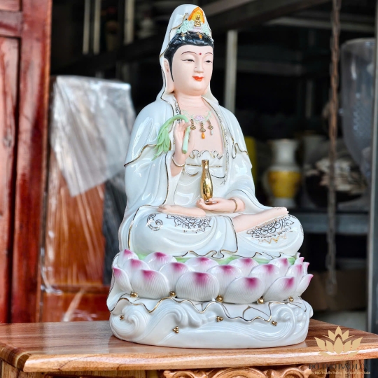 Tượng Quan Âm Bồ Tát Ngồi Đế Sen Hồng bằng Sứ Cao Cấp 