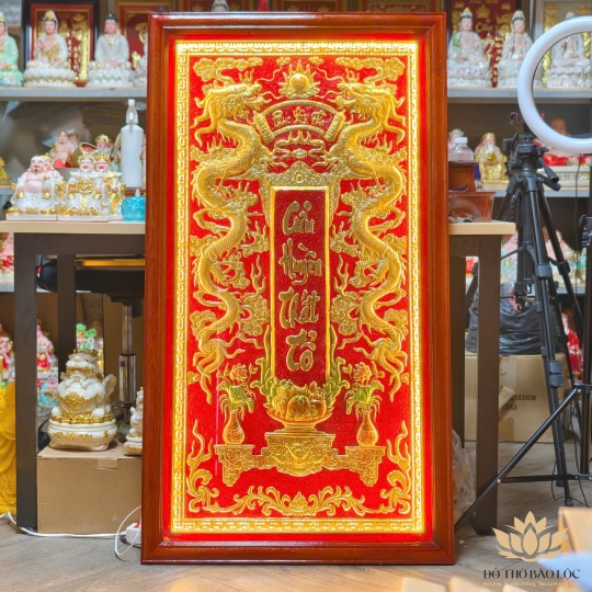 Tranh Cửu Huyền Thất Tổ Bằng Đồng Khung Gỗ Đỏ cao 1m27 – Có đèn