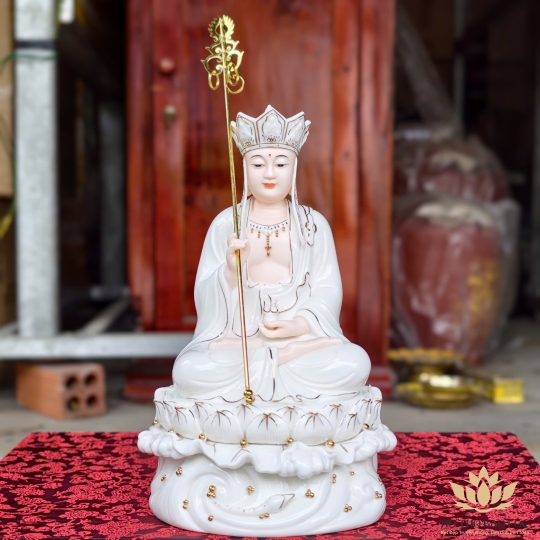 Tượng Địa Tạng Vương Bồ Tát bằng sứ đức hóa ngồi trên đài sen cao 27cm