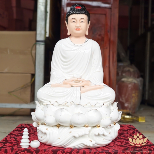 Tượng Phật Thích Ca Mâu Ni bằng sứ đức hóa ngồi trên đài sen cao cấp – 3 cỡ