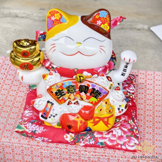 Mèo Thần Tài  Tay Cầm Thỏi Kim Nguyên Bảo Gốm Sứ Cao Cấp cao 20cm