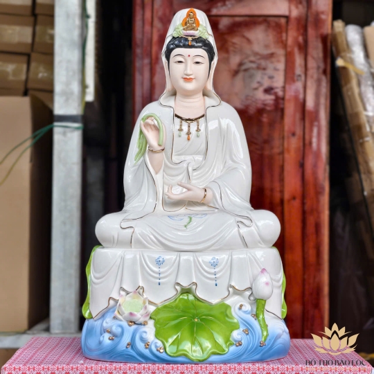 Tượng Quan Thế Âm Bồ Tát bằng sứ đức hóa cao cấp ngồi trên đài sen cao 50cm
