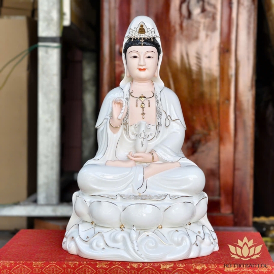 Tượng Quan Thế Âm Bồ Tát bằng sứ đức hóa cao cấp ngồi trên đài sen (3 cỡ: Cao 30cm, Cao 35cm, Cao 40cm)
