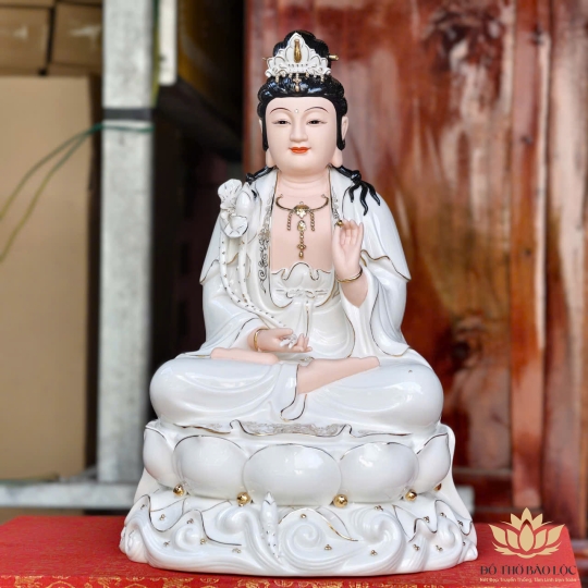 Tượng Địa Tạng Vương Bồ Tát bằng sứ đức hóa cao cấp ngồi trên đài sen (3 cỡ: Cao 30cm, Cao 35cm, Cao 40cm)