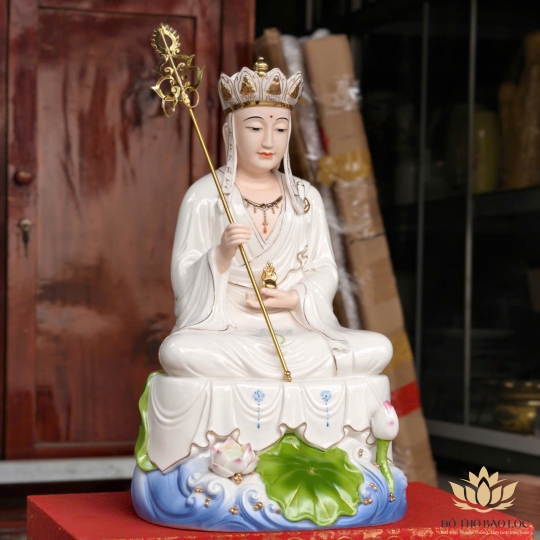 Tượng Địa Tạng Vương Bồ Tát ngồi đài sen tay cầm tích trượng (3 cỡ cao: 30cm, 40cm và 42cm)