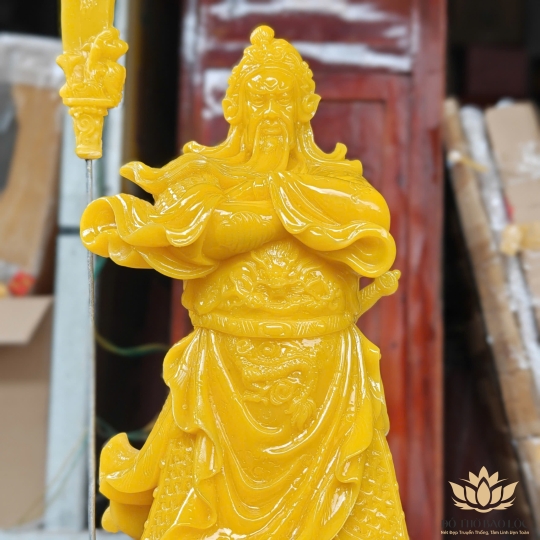 Tượng Quan Công bằng Bột Đá Vàng – Thần Hộ Pháp Trấn Trạch Chiêu Tài cao 47cm