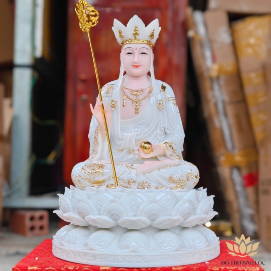 Tượng Địa Tạng Vương Bồ Tát ngồi trên đài sen bằng đá cao cấp cao 42cm – Màu Trắng