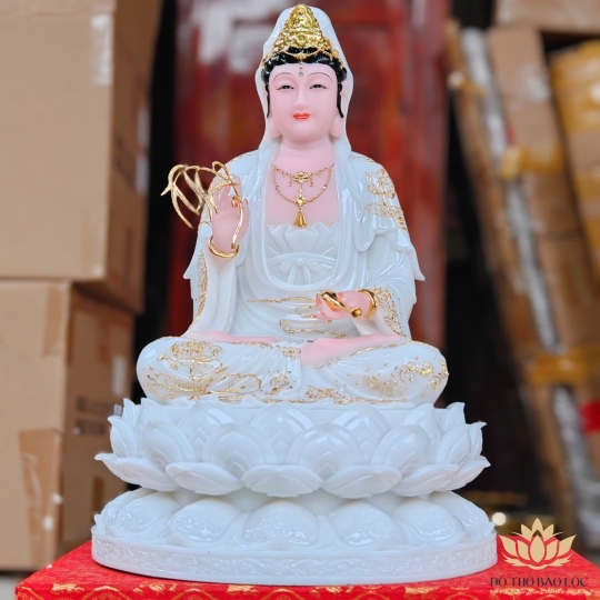 Tượng Phật Quan Thế Âm Bồ Tát ngồi trên đài sen bằng đá cao cấp cao 42cm – Màu Trắng