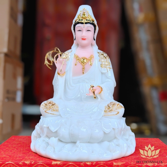 Tượng Phật Quan Thế Âm Bồ Tát ngồi trên đài sen bằng đá cao cấp cao 30cm – Màu Trắng