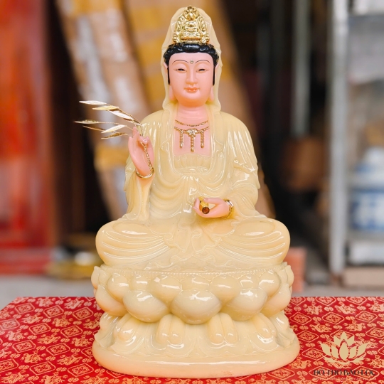Tượng Phật Quan Thế Âm Bồ Tát màu vàng thạch anh  bằng đá cao cấp cao 30cm