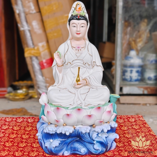 Tượng Phật Quan Thế Âm Bồ Tát ngồi trên đài sen bằng sứ đức hóa cao cấp cao 32cm