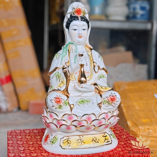 Tượng Phật Quan Thế Âm Bồ Tát bằng sứ đức cao 40cm và 45cm