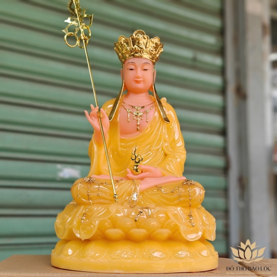 Tượng Địa Tạng Vương Bồ Tát ngồi trên đài sen bằng đá cao cấp cao 41cm – Màu vàng thạch anh