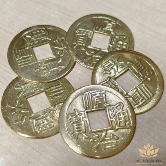 Đồng xu cổ, đồng xu ngũ đế, đồng xu chiêu tài lộc bằng đồng có phủ keo đường kính 4cm (1 đồng)